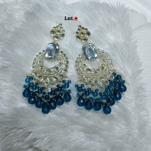 Pendientes Kundan de aleación chapados en oro étnicos de inspiración Bohemia con cuentas Pendientes llamativos indios glamorosos ligeros - Product Image 4