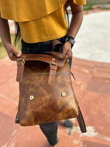 Mochila de Cuero Marrón Estilo Vintage, Mochila de Viaje de Cuero para Oficina, Gran Capacidad, para Hombre y Mujer - Product Image 6