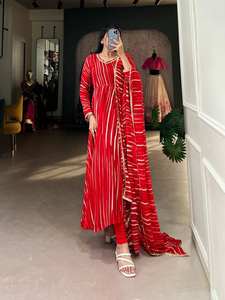 Robe longue imprimée de couleur rouge de concepteur pour la femme, robe de concepteur d'Anarkali, robes de flair de parapluie pour des femmes - Product Image 2