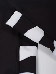 Pantalones Cortos Deportivos Personalizados con Logotipo para Entrenamiento, Culturismo, Gimnasio, Color Negro - Product Image 6