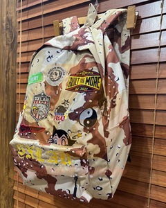 กระเป๋าเป้สะพายหลังปักลายเย็บปะมีดีไซน์ตามสั่ง - Product Image 2