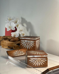 2. Ensemble de brûleurs en bois Bakhoor de qualité supérieure Design d'incrustation florale avec pot assorti et plateau d'affichage en acrylique transparent - Product Image 2