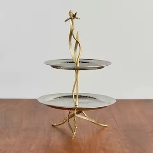 Présentoir à gâteau élégant en métal doré à 2 niveaux Plateau de service décoratif pour les fêtes et les assiettes de fruits modernes - Product Image 2