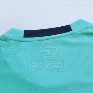 Ensembles d'uniformes de football personnalisés pour adultes en gros, service OEM, impression numérique, découpe automatisée, séchage rapide, 100 % polyester, short unisexe - Product Image 3