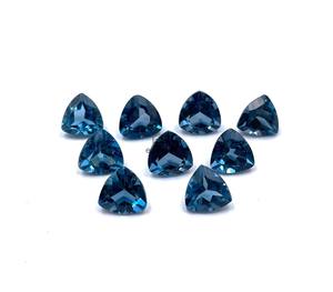8mm London Blue Topaz Trillion Cut Stone Beads pour la fabrication de bijoux Topaze bleue naturelle à facettes pierres précieuses en vrac au prix d'usine - Product Image 1