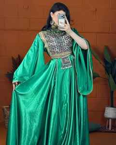 Vestido de diseñador para niñas afganas, seda, algodón, bordado hecho a mano, tela de gasa con cuentas, ropa tradicional cultural única, elegante - Product Image 6