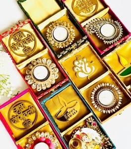 Caja de regalo Diwali corporativa para favores de Ganpati y Diyas Regalos Diwali a granel para oficina, eventos y favores de devolución - Product Image 1
