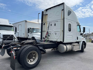 Camión Semi Remolque Freightliner Cascadia 113 con Camarote Integral de 72 Pies, 450HP, Automático, DESCUENTO ASEQUIBLE 2020 - Product Image 3