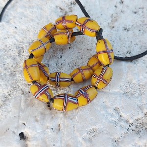 Cuentas cruzadas francesas venecianas antiguas, cuentas comerciales de vidrio amarillo veneciano de 8mm, cuentas sueltas de joyería de cristal de Murano - Product Image 1
