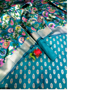 Sarees en soie de brocart sur mesure dans de beaux motifs floraux idéaux pour la revente par les boutiques de vêtements - Product Image 1