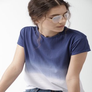 T-shirt col rond bleu et blanc ombré pour femmes, en coton mélangé doux, couleur et design personnalisables, commandes en gros disponibles - Product Image 2