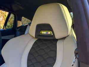 BMW X6 M Competition Sin Accidentes, con Transmisión Automática, Asientos de Cuero Oscuros e Incentivos de Envío Gratuito - Product Image 3