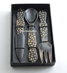 Nouveau design de service à salade en corne Ensemble de service à salade en corne Ensembles à salade en résine pour la décoration de table - Product Image 1