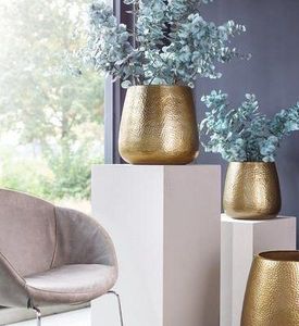 Planteur décoratif en métal élégant Golden Look, parfait pour la décoration du couloir avec des plantes vertes pour accueillir les invités - Product Image 4