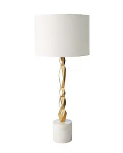 Lampe de table en métal classique pour une décoration intérieure élégante solution d'éclairage de chevet et de table parfaite - Product Image 5