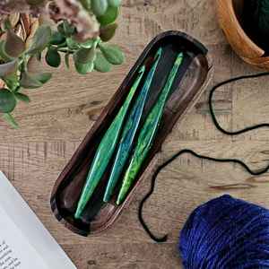 Crochets ergonomiques en résine avec poignée souple Aiguilles à coudre de taille personnalisée Crochet tourné à la main - Product Image 2