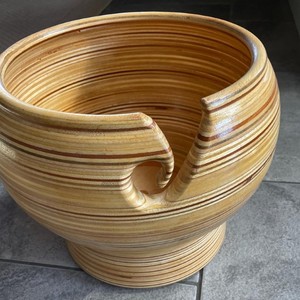 Bol à fil en bois lisse, fait main, écologique, style simple, portable, léger, forme personnalisée, avec fente pour le rangement des fils - Product Image 5