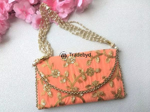 Sac à main brodé de créateur pour les mariages et les fêtes pochette faite à la main pour les femmes par Tradebyd - Product Image 2