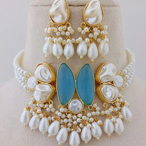 Aqua Nazaakat ชุดสร้อยคอประดับไข่มุกเม็ดเล็กชุบทองวัสดุทำจากทองเหลืองหนักสำหรับงานแต่งงานงานปาร์ตี้สินค้าจำนวนมาก - Product Image 1