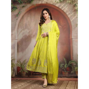 ชุดเดรสงานแต่งงานแบบอานาร์กาลีปักลายสีเขียวมะนาวสำหรับผู้หญิง พร้อมผ้าคลุมไหล่ - Product Image 1