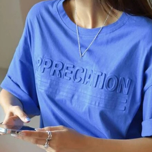 เสื้อยืดพิมพ์ลายนูนทำจากผ้าฝ้าย100% สำหรับผู้หญิงปรับแต่งได้เลือกได้เองมีไหล่ปล่อยทรงหลวม - Product Image 1