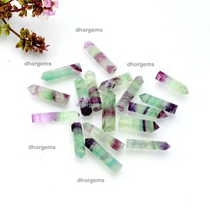 Tour de cristal de rhodonite, pierre précieuse naturelle |   Pointe d'obélisque en pierre d'énergie curative : Quartz rose, Fluorite, Jaspe océanique, Cristal - Product Image 1