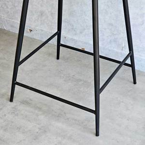 Tabouret de bar industriel contemporain avec assise en bois et pieds en fer thermolaqué pour une utilisation dans une ferme ou une cuisine - Product Image 6