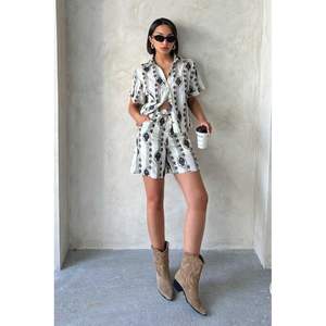 กางเกงขาสั้นปักลายสำหรับผู้หญิง - Product Image 5