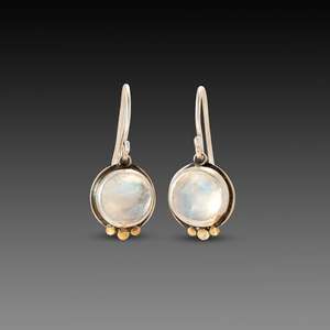 Pendientes de Piedra Lunar Renovada, Latón Chapado en Oro, Joyería Vintage Hecha a Mano, Certificado IGI, Surgyan Saini, Temporada de Verano, Boda - Product Image 3