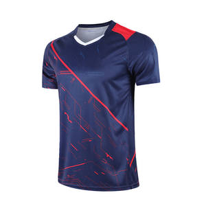 Kit de football personnalisé pour hommes Maillot et short de football léger et respirant avec impression du logo OEM et fourniture d'uniformes d'équipe - Product Image 2