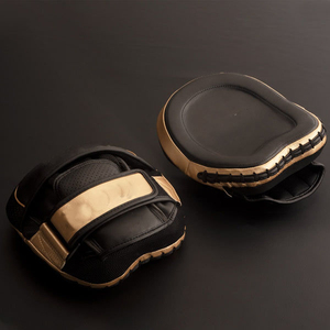 Nouvelles manchettes de frappe noires de conception innovante, fabriquées sur mesure en cuir de vachette véritable, manchettes de frappe souples pour la boxe - Product Image 5