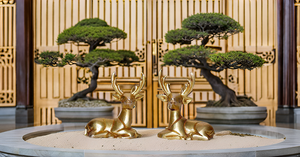 Figurine de cerf doré élégante Accents décoratifs en laiton abstrait Style de conception Feng Shui pour un décor luxueux inspiré de la nature - Product Image 2