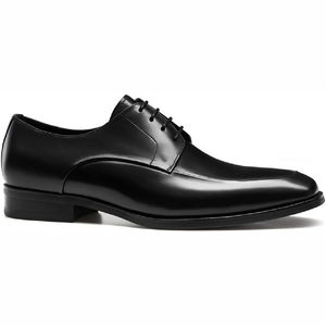 รองเท้าหนังสีดำแบบยูนิเซ็กซ์ ระดับพรีเมียม พร้อมคุณสมบัติระบายอากาศและแห้งเร็ว ผลิตด้วยวัสดุคุณภาพสูงและหนังพรีเมียมที่ทนทาน - Product Image 4