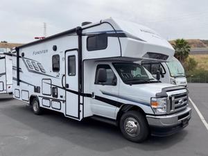 Autocaravana Pristine Clean Nueva 2026 F-o-r-e-s-t R-i-v-e-r  F-o-r-e-s-t-e-r 2441DSF - Product Image 1