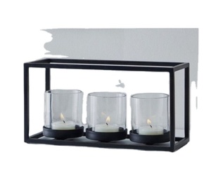 Bougeoir Métal Noir Mat Fil Forme Carrée avec 4 Tasses Ensemble de Verre Support Décoratif de Table - Product Image 1