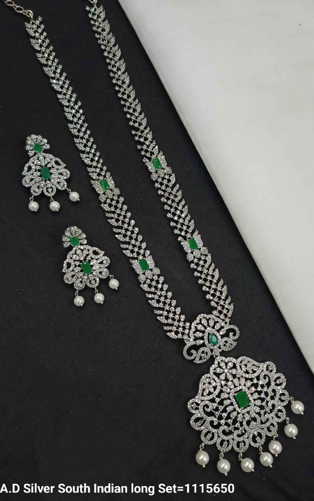 สีเขียว