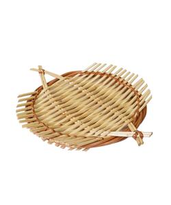 Trae un toque de encanto rústico y belleza natural a tu cocina o mesa de comedor con nuestra bandeja de pan de mimbre hecha a mano. - Product Image 4