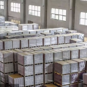 Lingote de aluminio de alta calidad A7 Pedidos a granel ideales para la fabricación de reciclaje y aplicaciones industriales a precios competitivos - Product Image 1