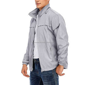 Chaqueta cortavientos deportiva para hombre con logotipo personalizado OEM ligera de secado rápido Softshell para montar al aire libre con cuello levantado - Product Image 1