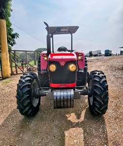 Tractor de Ruedas 4x4 Massey Ferguson Rojo de Alta Calidad a Precio Mayorista, Equipo Agrícola con Transmisión por Engranajes, Núcleo de Caja de Cambios de Alto Nivel de Seguridad - Product Image 3