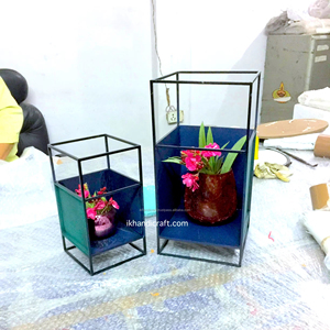 Florero de bola de cristal moderno único recientemente lanzado con soporte de metal dorado al por mayor a bajo precio para bodas en casa eventos Eids - Product Image 1