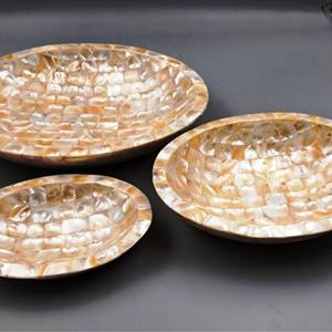 Bol rond peu profond en résine, bleu et blanc vif, brillant, fait à la main, écologique, vaisselle décorative pour les fêtes et la cuisine - Product Image 5