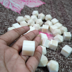 Ensemble de dés en os historiques pour objets de collection de qualité muséale par Crafting Crafts, fabrication artisanale en gros, dés en corne et en os de la meilleure qualité - Product Image 1