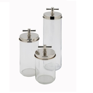 Bocal Mason en verre de créateur de taille moyenne au design exclusif avec couvercle à boutons de forme personnalisée pour la décoration de la cuisine Bocal Mason en verre - Product Image 2