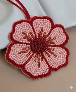 Cuentas de Ágata Musgosa Talladas a Mano - Dijes de 14mm para Collares y Pulseras - Gema Tallada con Diseño de Flor de Ciruelo - Product Image 1