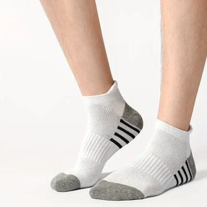 Chaussettes de sport personnalisées de haute qualité, tricotées, à compression, antidérapantes, à séchage rapide, respirantes, logo d'équipe, OEM, unisexe, adultes - Product Image 3
