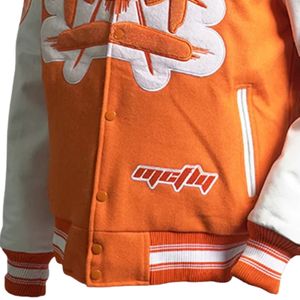 Veste universitaire pour homme, mélange de laine, corps avec manches en simili cuir, fermeture à boutons pression, poignets côtelés, streetwear classique - Product Image 5