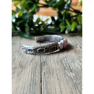 Wilson Dawes สร้อยข้อมือแบบปลอกข้อมือสีชมพูประดับเปลือกหอยและเงินสเตอร์ลิง - Product Image 4
