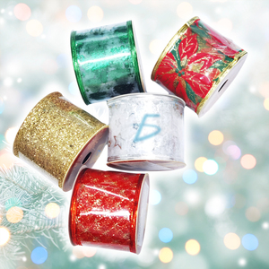 Nastri Natalizi in Rosso, Verde, Oro e Argento con Disegni Assortiti, 6,3 cm X 2,7 m per Rotolo - Product Image 4