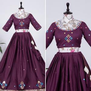 Lehenga Choli-Espejo de algodón para el trabajo, espejo de calidad de exportación de algodón, Color vino, con Secuencia lucknosi Work Dupatta - Product Image 5